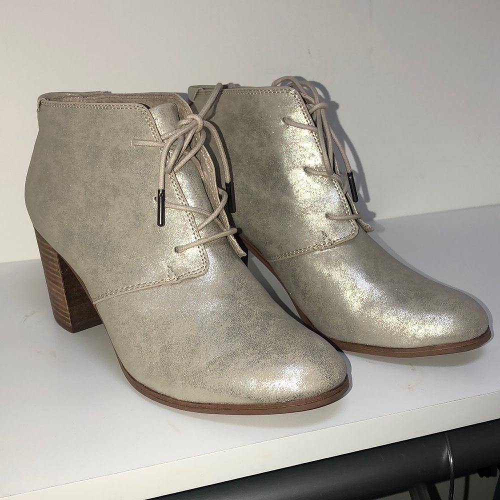 NWOT Toms